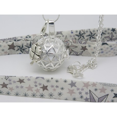 ENSEMBLE BOLA DE GROSSESSE TISSU LIBERTY A ETOILES ET CHAÎNE ET BRELOQUE AMOVIBLE TREFLE, IDÉE CADEAU FUTURE MAMAN,