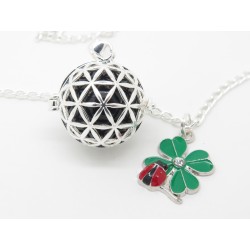 BOLA  DE GROSSESSE PERSONNALISABLE COCCINELLE ET TRÈFLE ARGENT PLAQUE   CADEAU POUR FUTURE MAMAN F de Bm créations