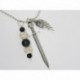 COLLIER MI-LONG AVEC ÉPÉE, AILE D'ANGE ET ROSE ET DESCENTE DE PERLES CADEAU POUR SOI MÊME, UNE AMIE...